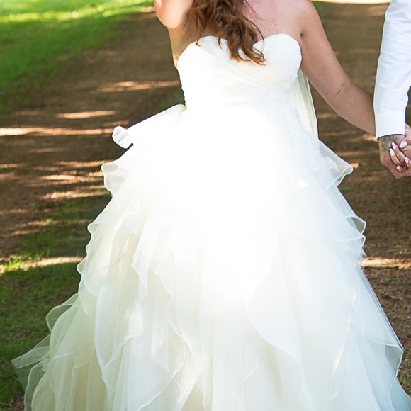 Hayley Paige “Sophie” wedding dress. Sample size - Picture 7 of 7